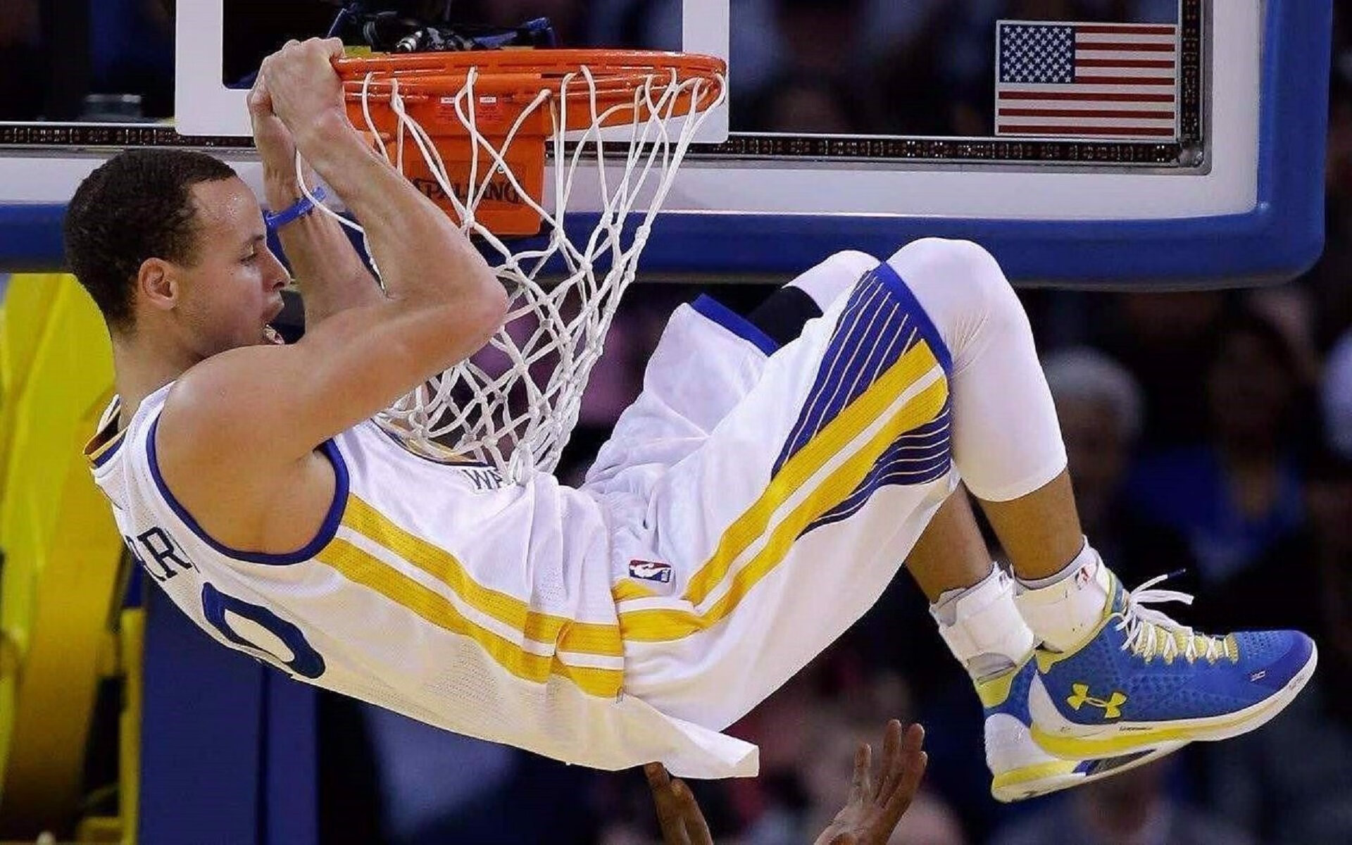 九游娱乐APP-英超备战遇上NBA手感与法国杯绝杀，一场跨界体育的荒诞闹剧
